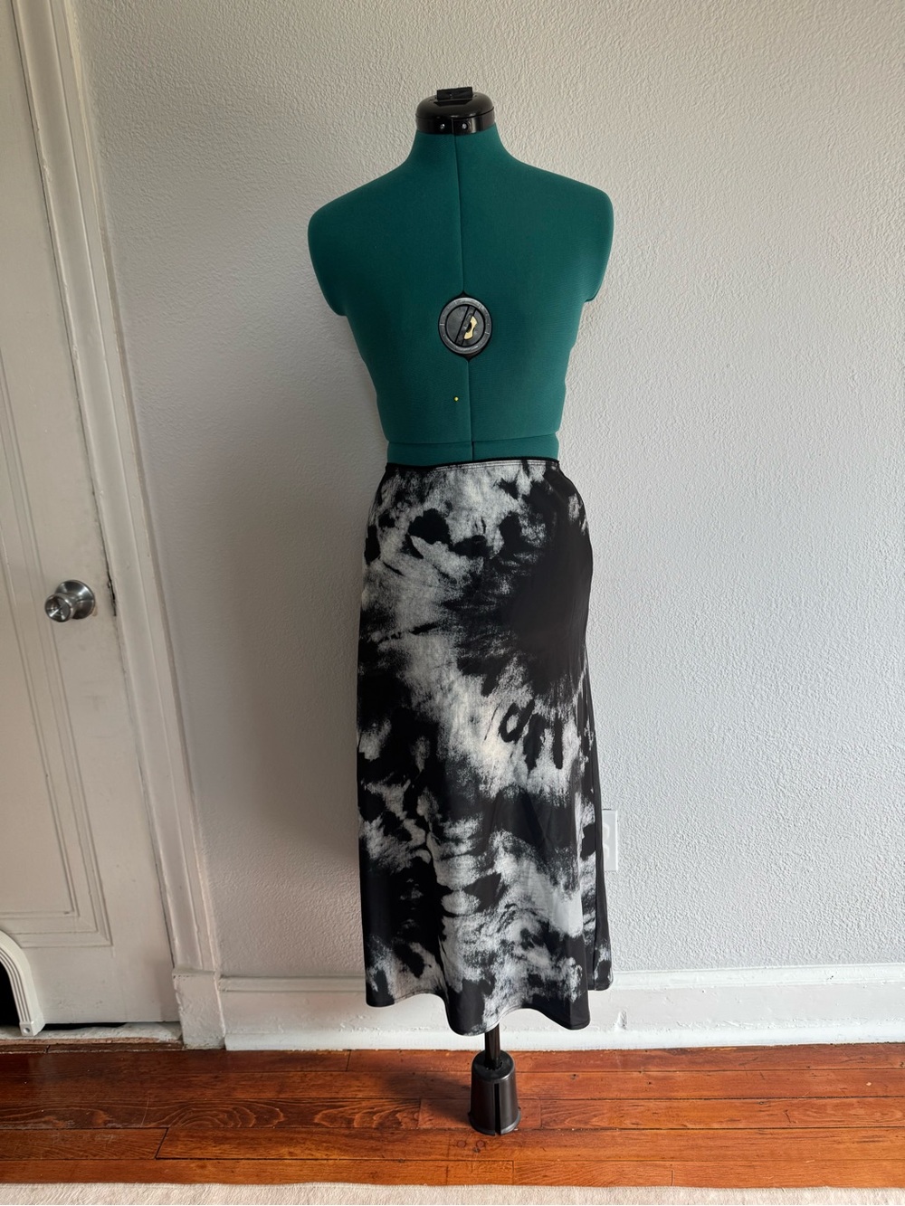wild fable Black & White Tie-Dye Midi Skirt